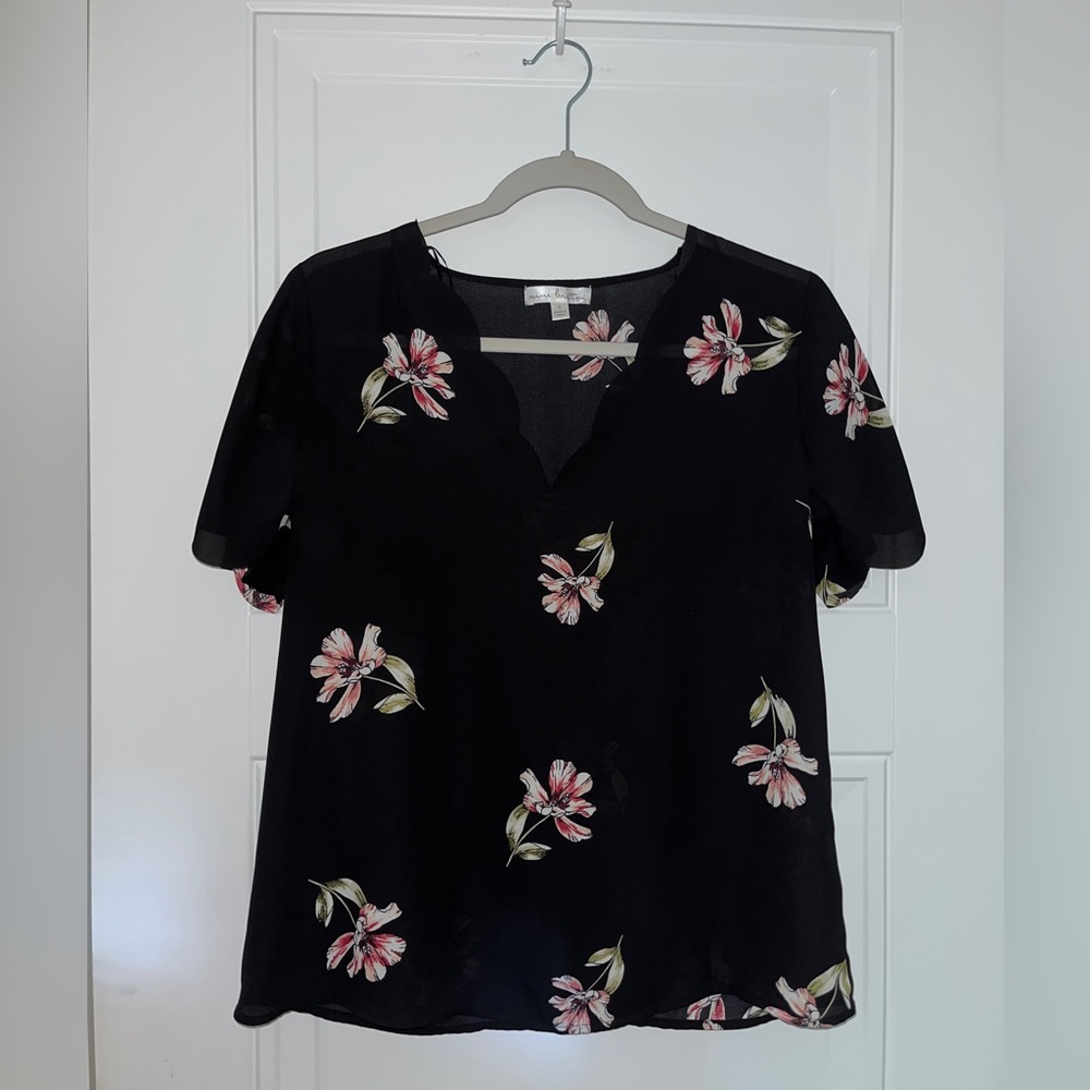 Flowy business blouse. A little see through.